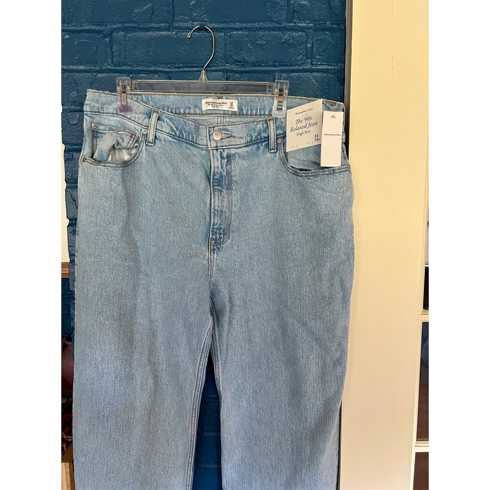 Abercrombie & Fitch NWT The 90s Relaxed Jean‎ High Rise Light Wash Denim Pants - Picture 4 of 6